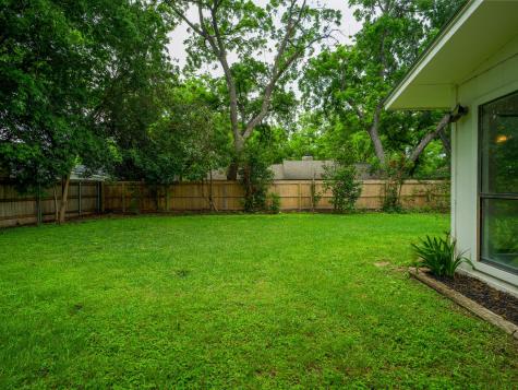 303 Stewart Street Meadowlakes TX 78654