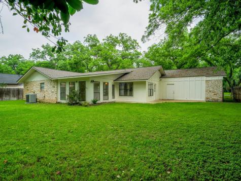 303 Stewart Street Meadowlakes TX 78654