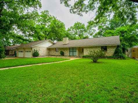 303 Stewart Street Meadowlakes TX 78654