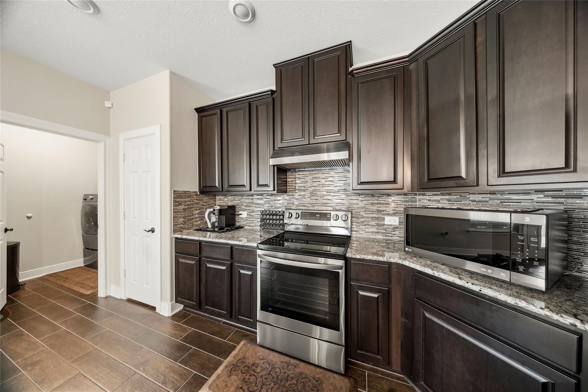 105 West Point Way Elgin TX 78621