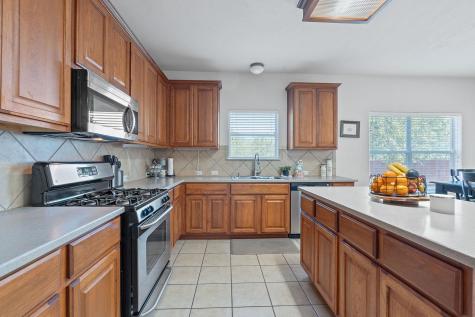 1024 Portchester Castle Path Pflugerville TX 78660