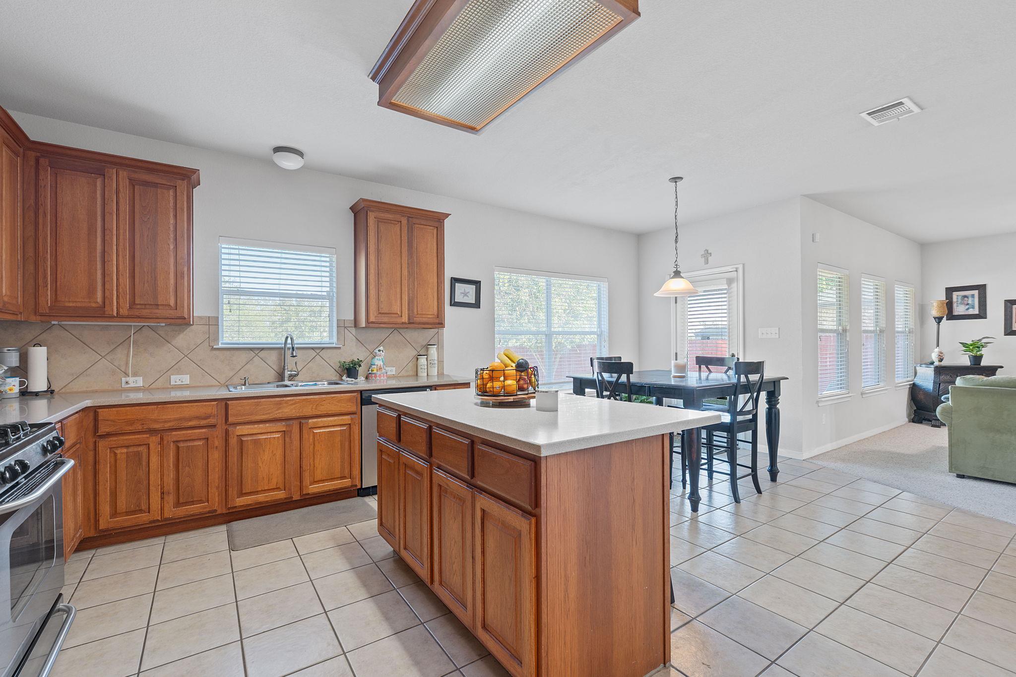 1024 Portchester Castle Path Pflugerville TX 78660
