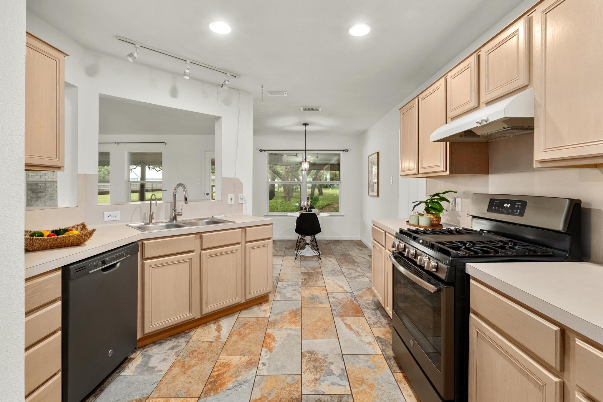 9104 Elm Creek Cove Austin TX 78736