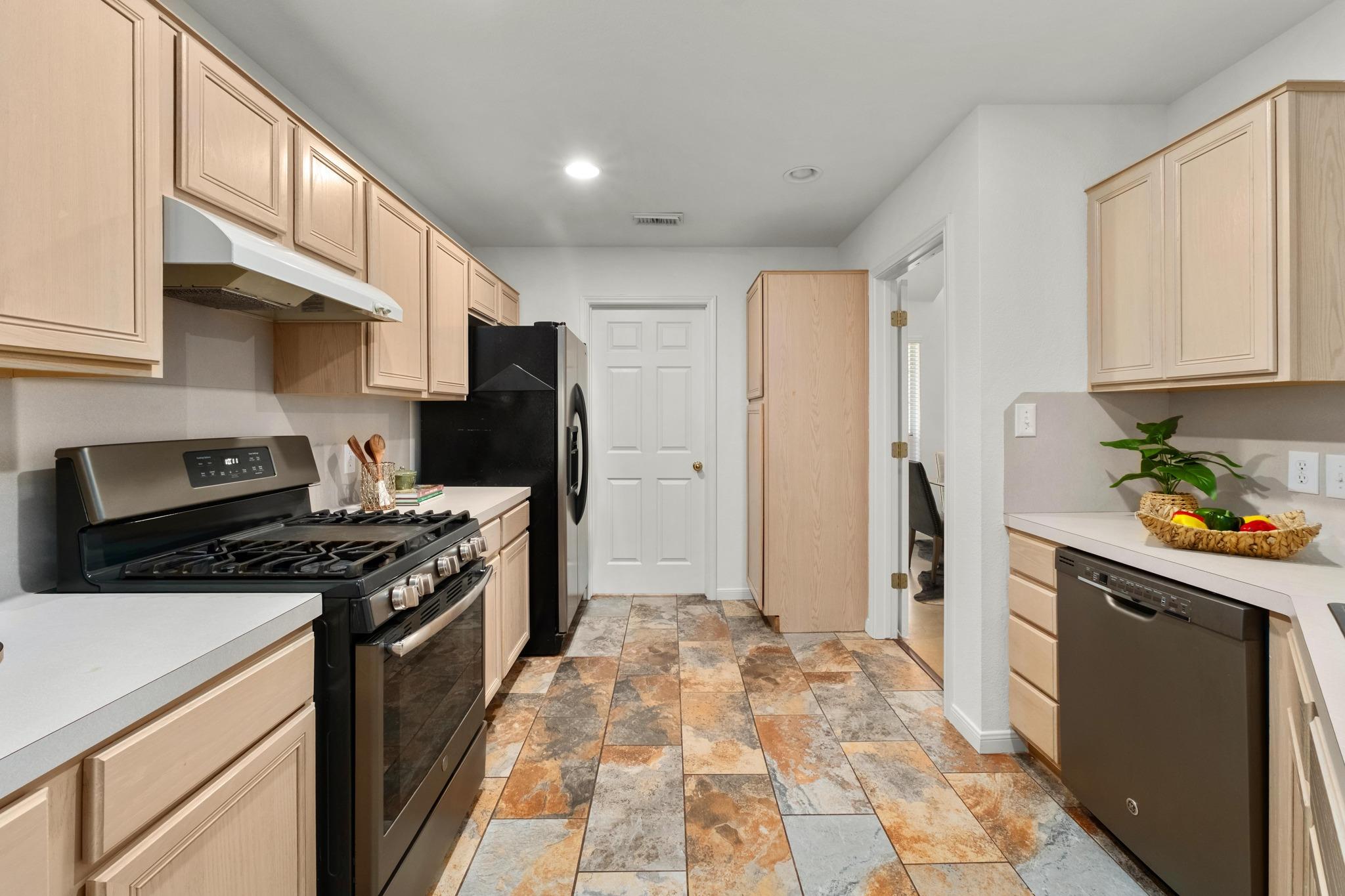 9104 Elm Creek Cove Austin TX 78736