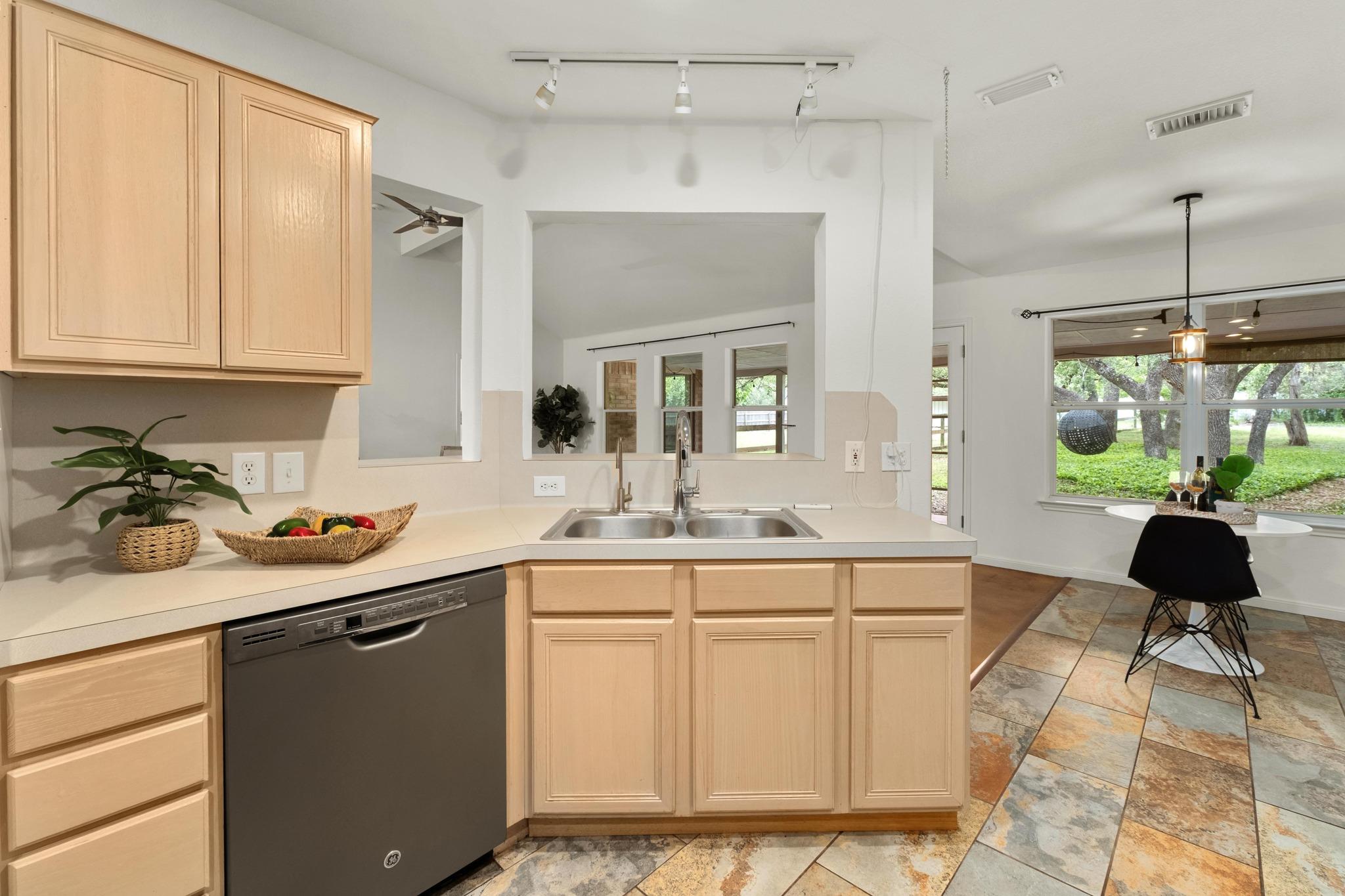 9104 Elm Creek Cove Austin TX 78736