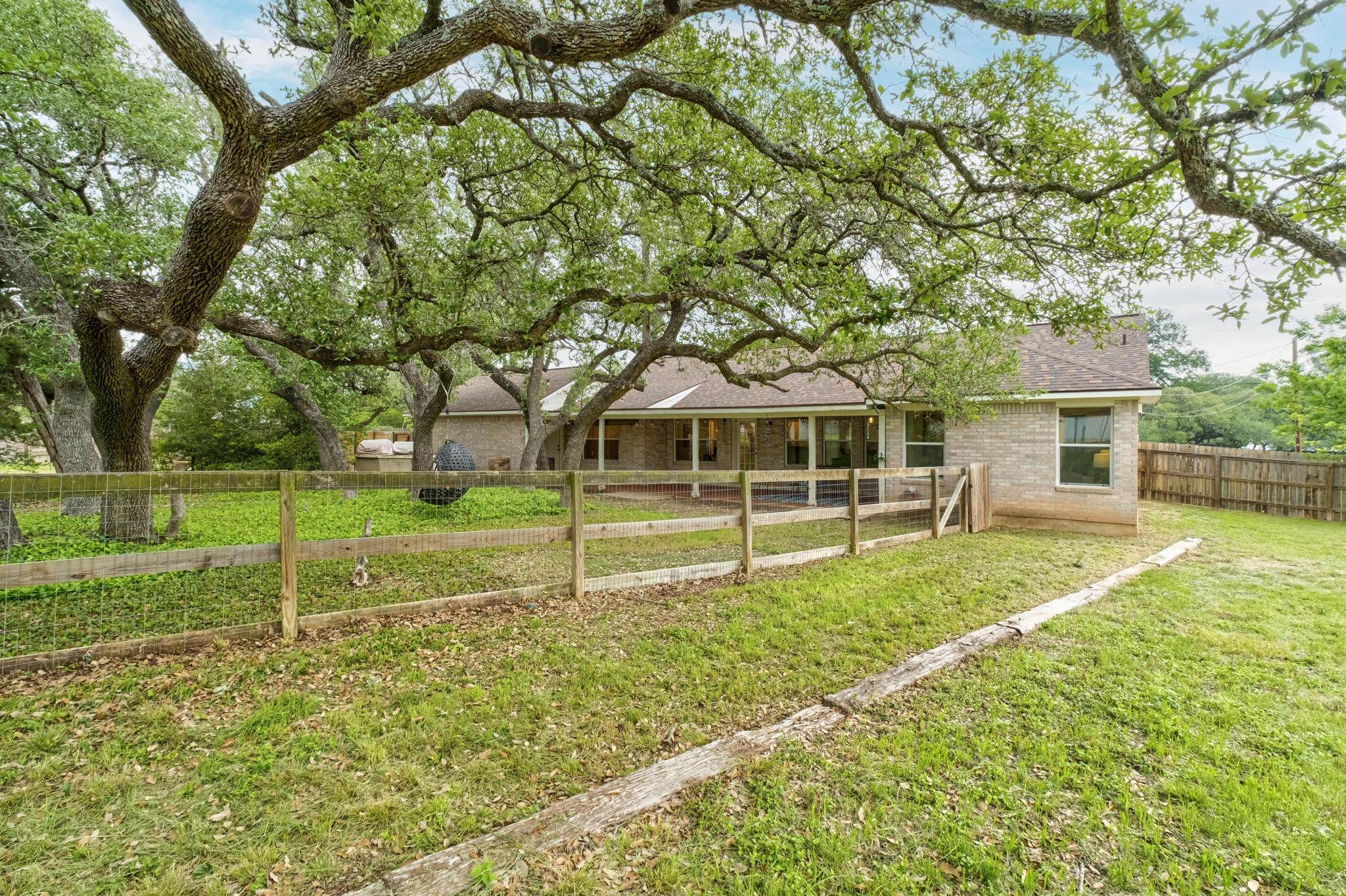 9104 Elm Creek Cove Austin TX 78736