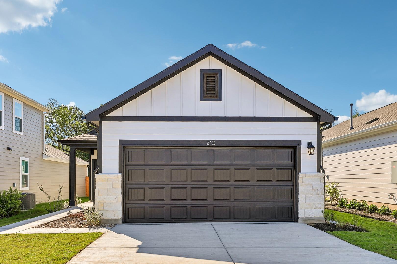 212 Bendecido Loop Elgin TX 78621