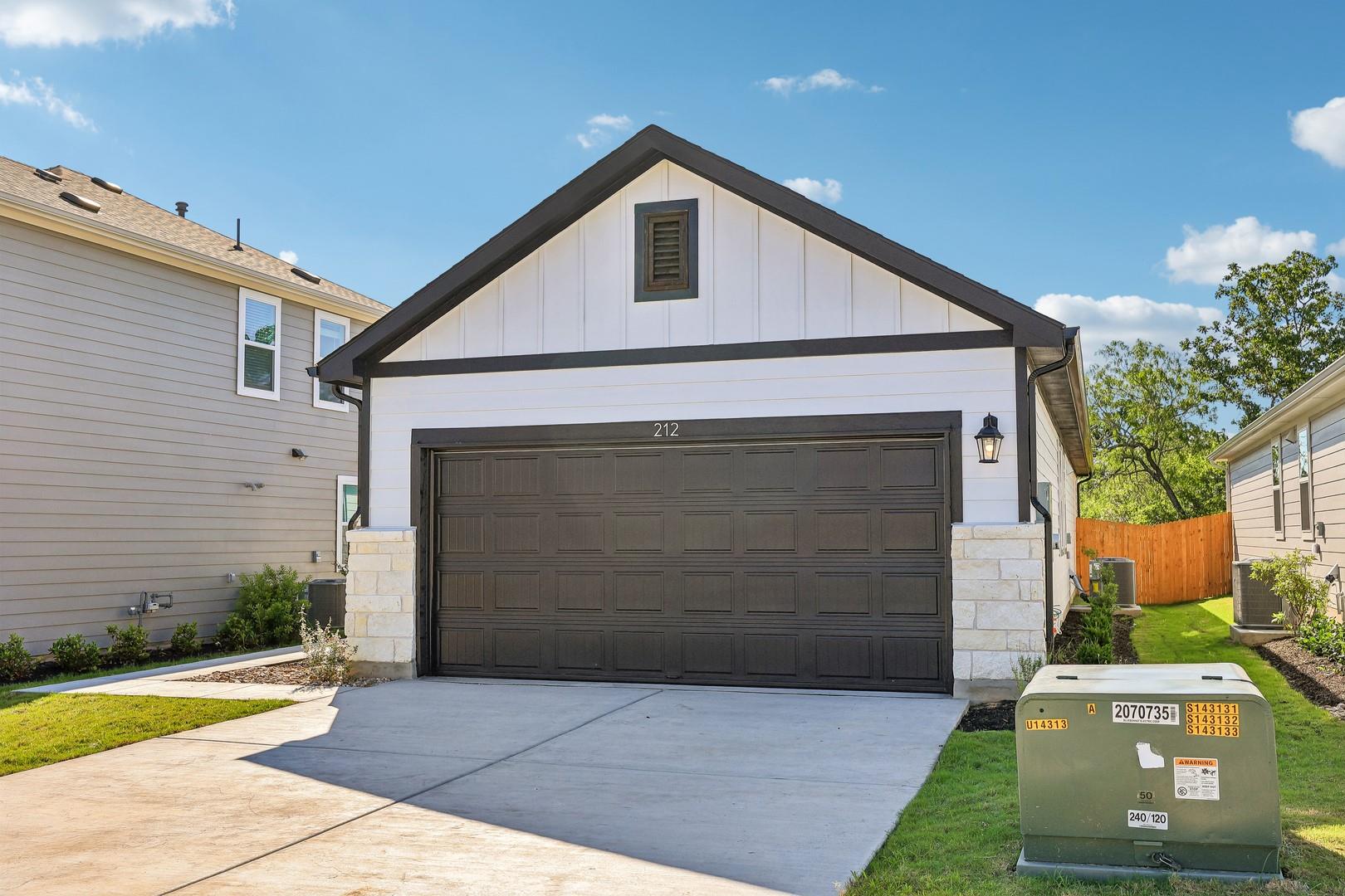 212 Bendecido Loop Elgin TX 78621