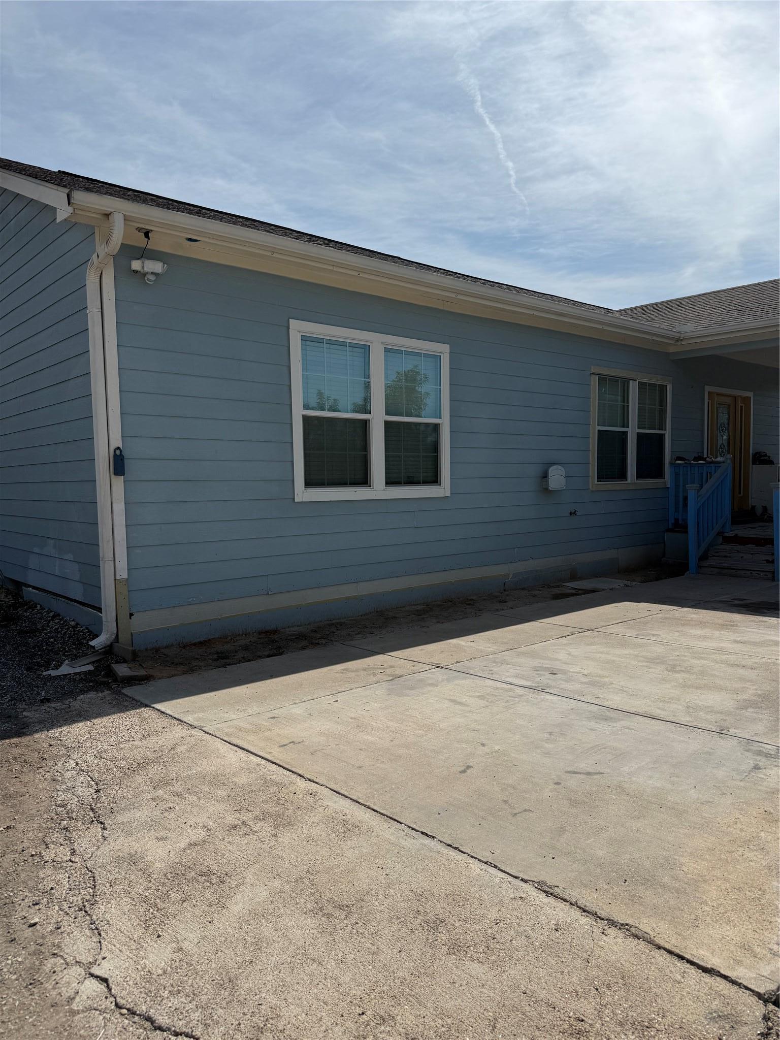 622 Longhollow Road Dale TX 78616