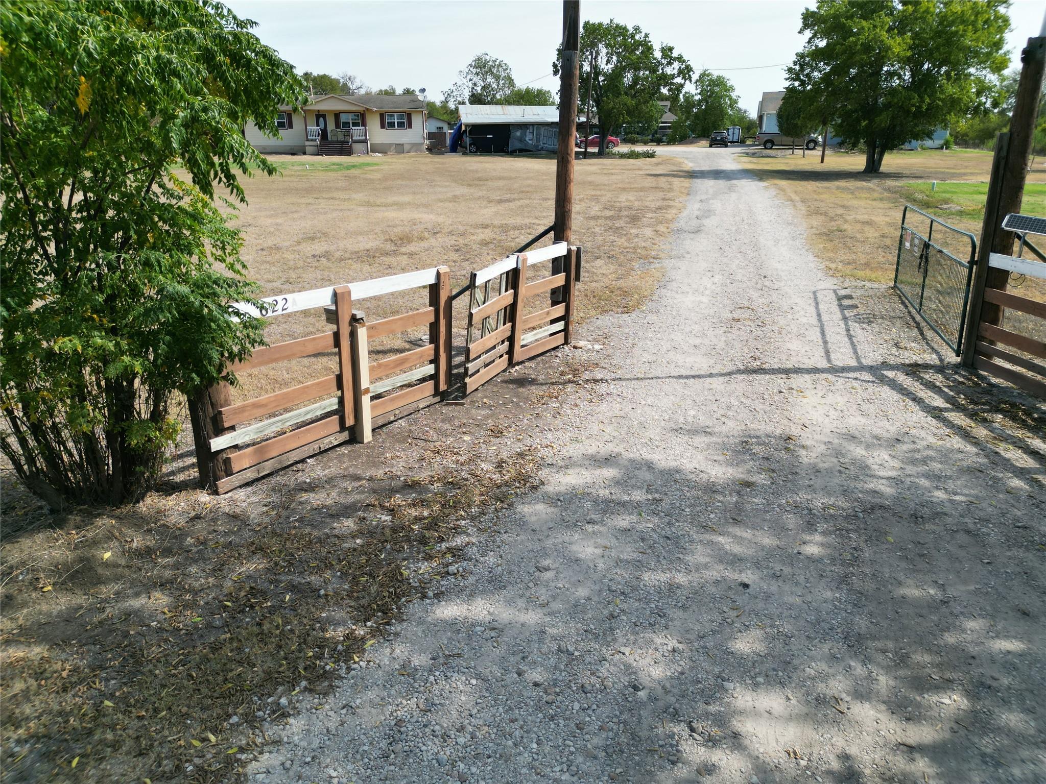 622 Longhollow Road Dale TX 78616