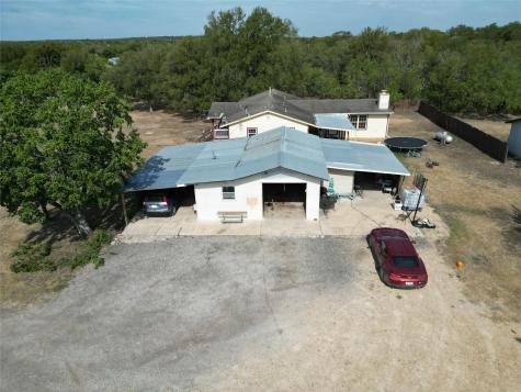 622 Longhollow Road Dale TX 78616