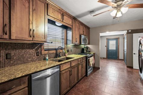 1507 N Cleveland Avenue Cameron TX 76520