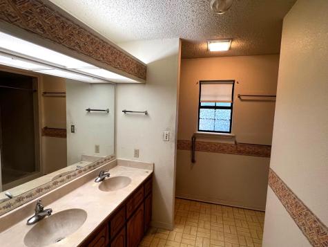 180 Steven Court La Grange TX 78945