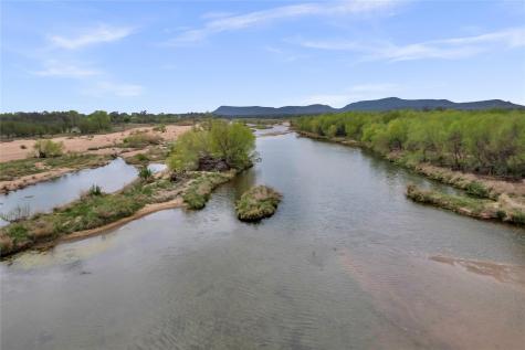 5898 River Oaks Drive Kingsland TX 78639