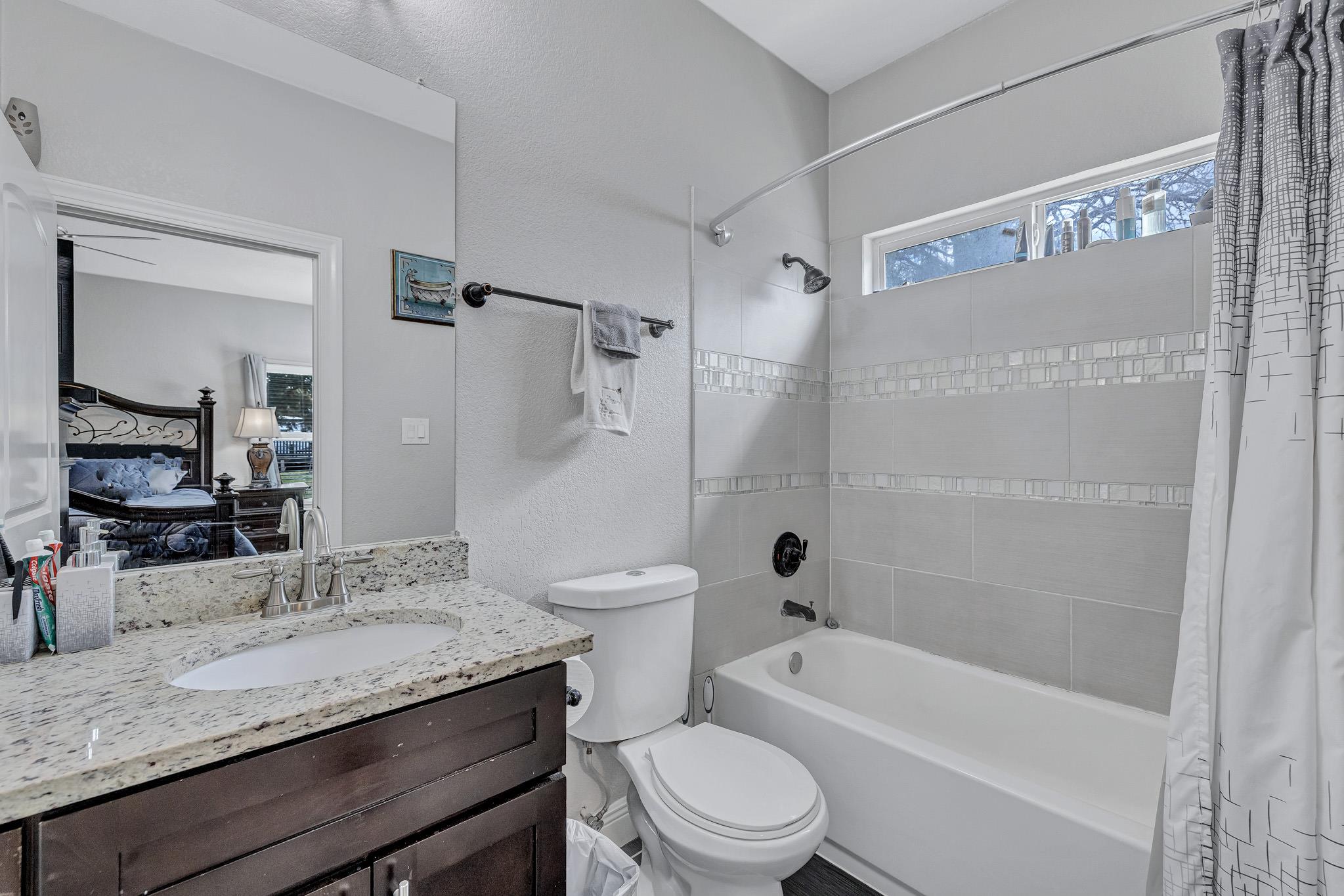 421 Las Lomas Drive Elgin TX 78621
