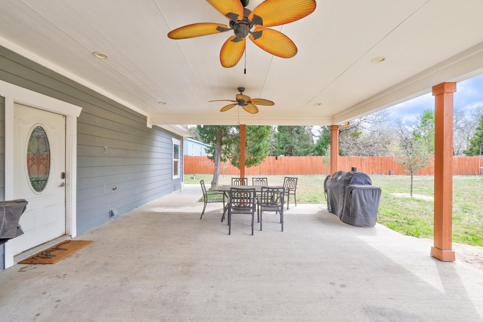 421 Las Lomas Drive Elgin TX 78621