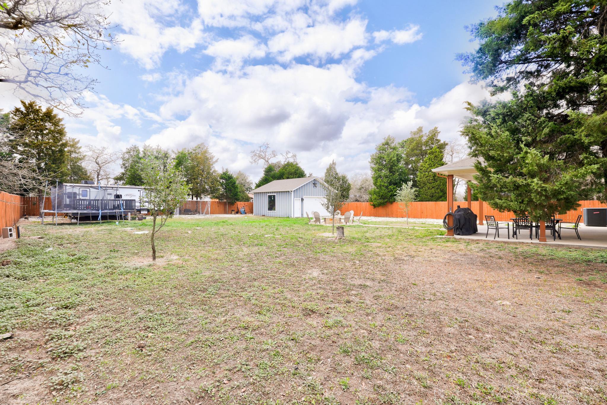 421 Las Lomas Drive Elgin TX 78621
