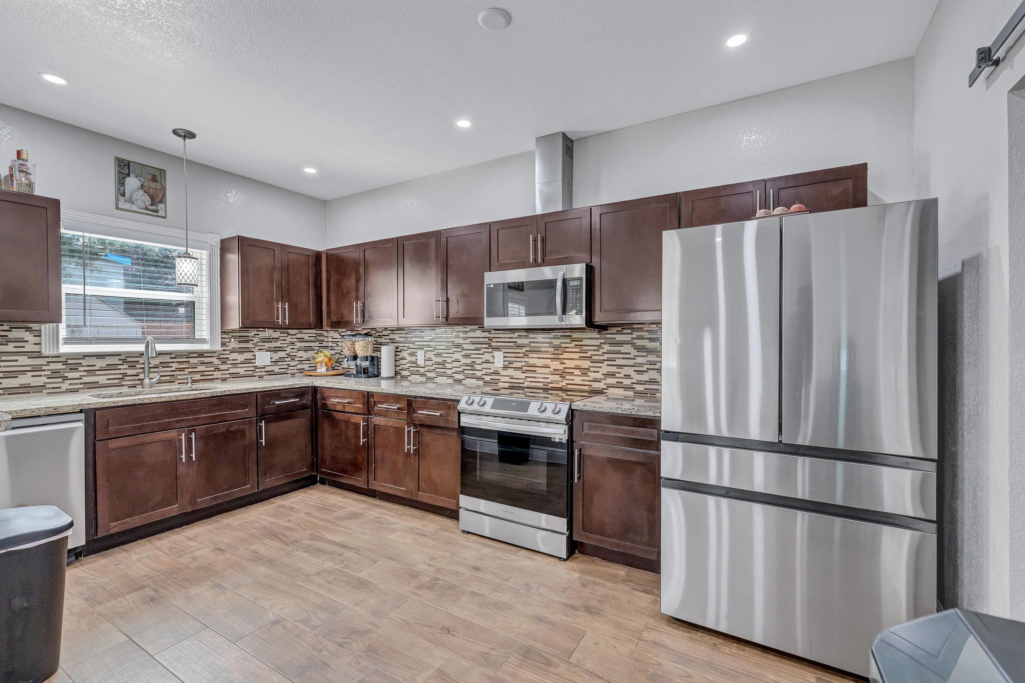 421 Las Lomas Drive Elgin TX 78621