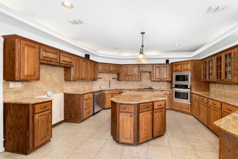 803 S Converse Street Flatonia TX 78941