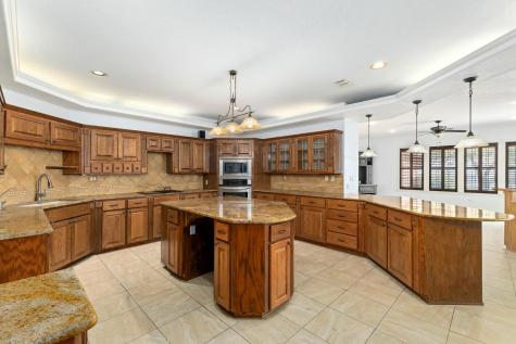 803 S Converse Street Flatonia TX 78941