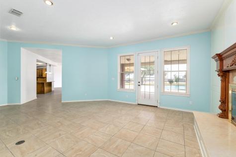 803 S Converse Street Flatonia TX 78941
