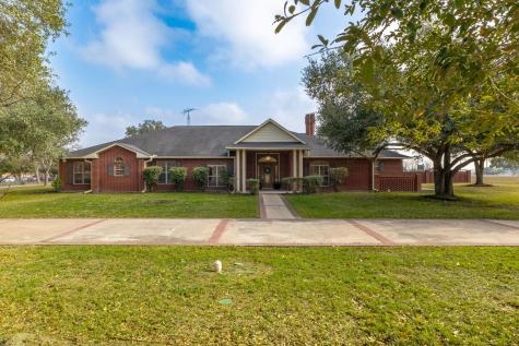 803 S Converse Street Flatonia TX 78941