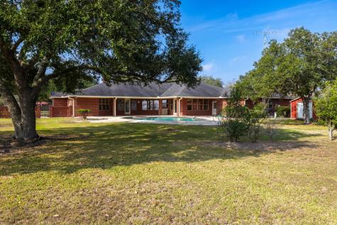 803 S Converse Street Flatonia TX 78941