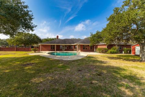 803 S Converse Street Flatonia TX 78941