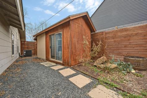 1005 Daphne Court Austin TX 78704