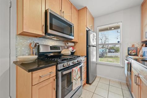 1005 Daphne Court Austin TX 78704