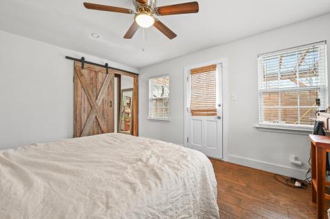 1005 Daphne Court Austin TX 78704