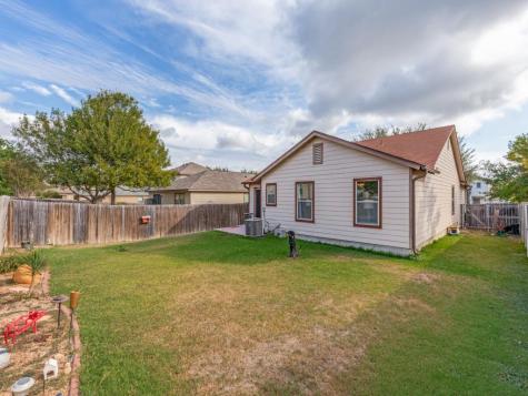 141 Beech Drive Kyle TX 78640
