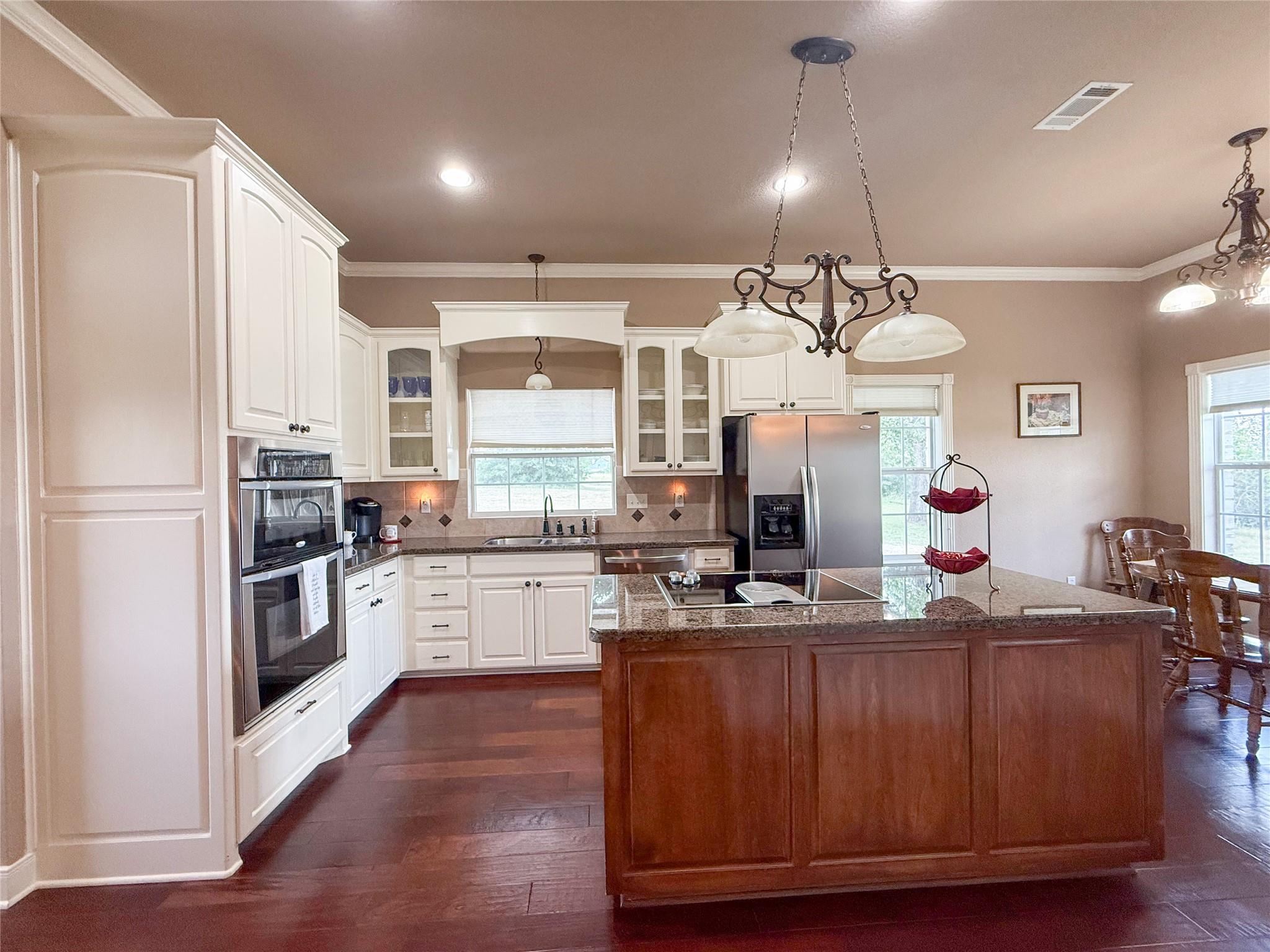 1611 W Fm 696 Lexington TX 78947