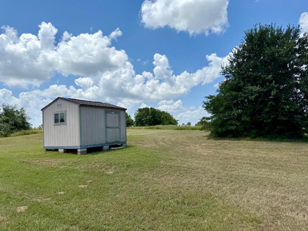 1611 W Fm 696 Lexington TX 78947