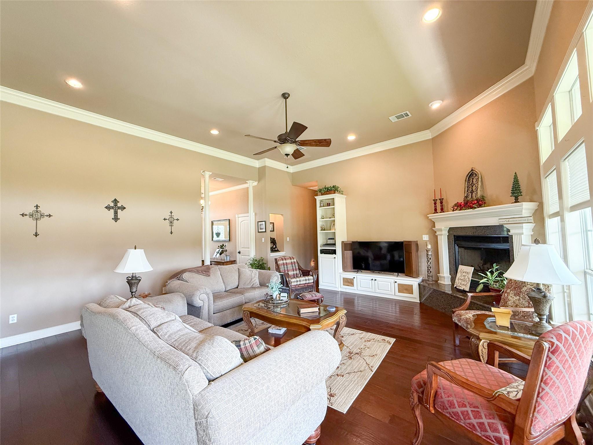 1611 W Fm 696 Lexington TX 78947
