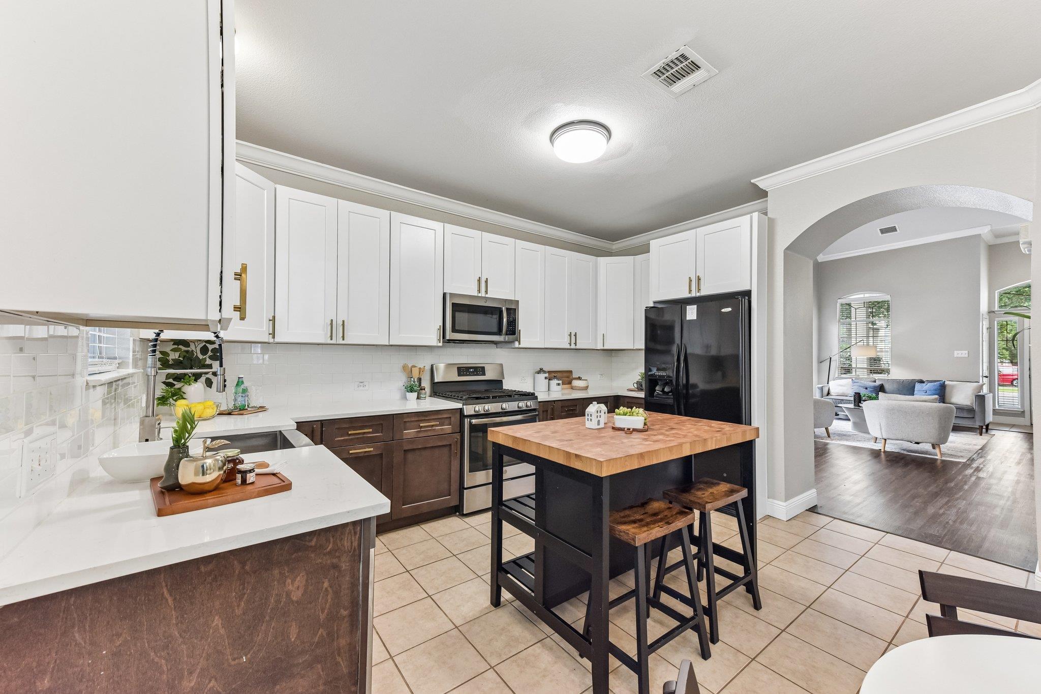 1409 Kendalia Street Austin TX 78748