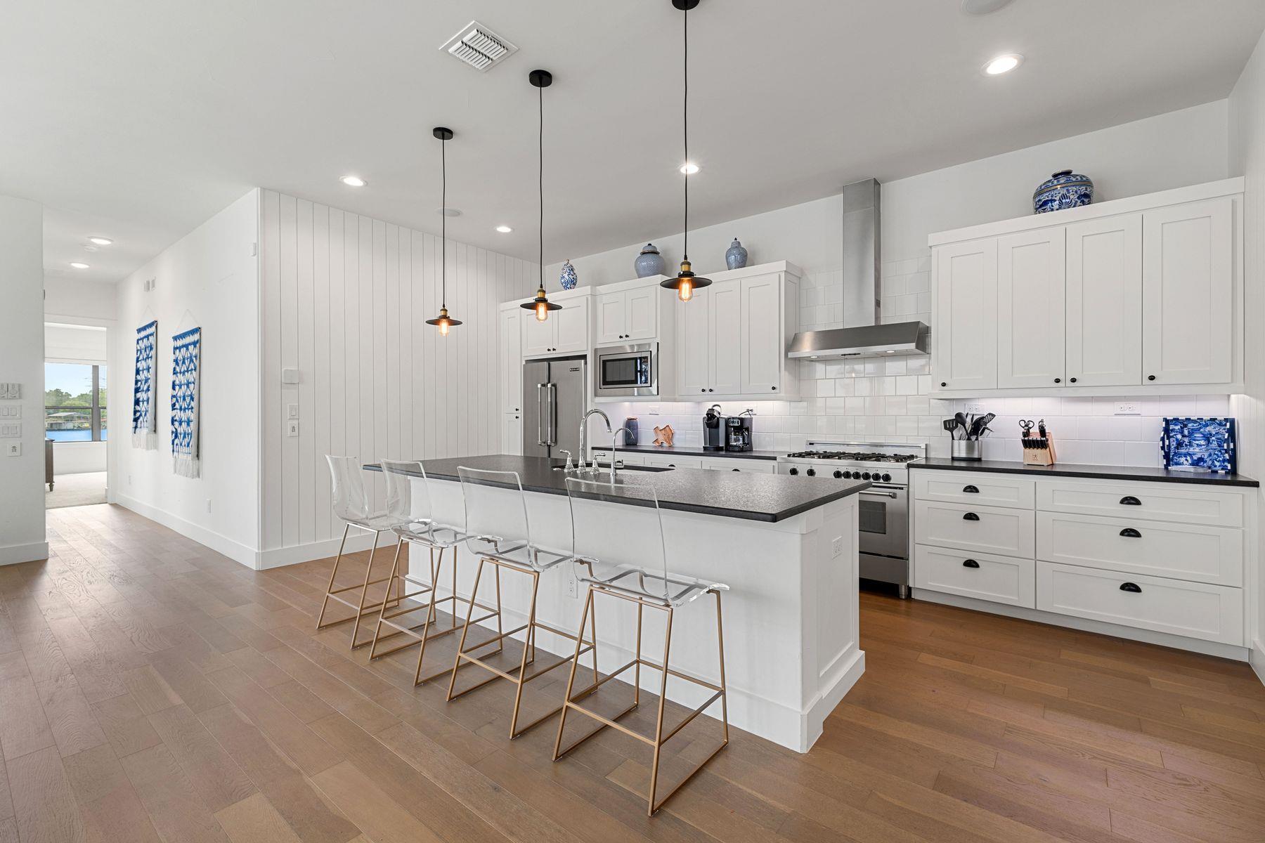1324 Euel Moore Drive Kingsland TX 78639