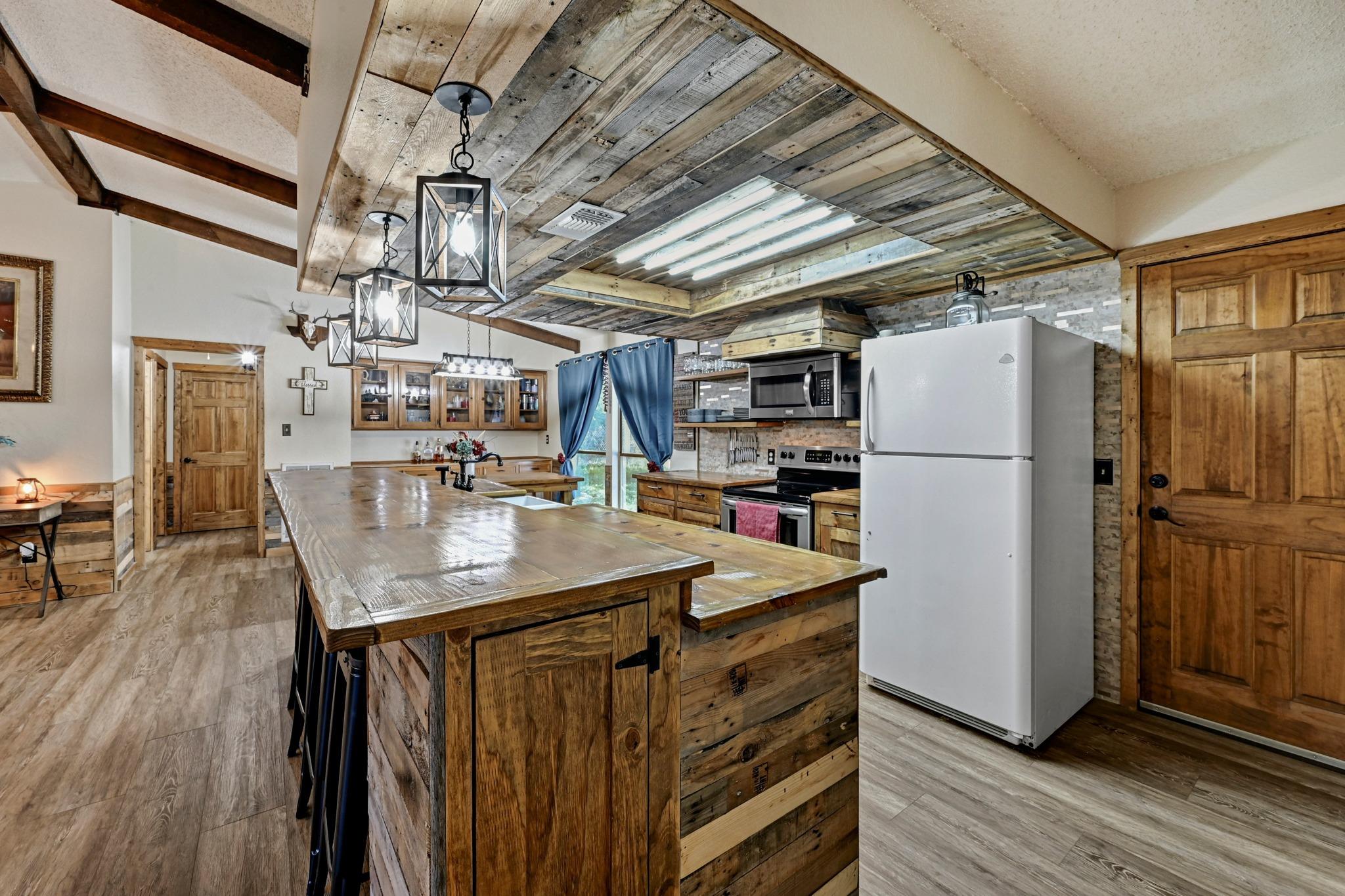 21506 Horseshoe Loop Lago Vista TX 78645