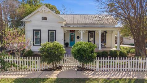 709 Hill Street Bastrop TX 78602