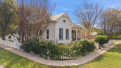709 Hill Street Bastrop TX 78602