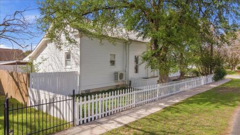 709 Hill Street Bastrop TX 78602