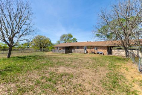 212 Halstedt Road La Grange TX 78945