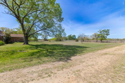 212 Halstedt Road La Grange TX 78945