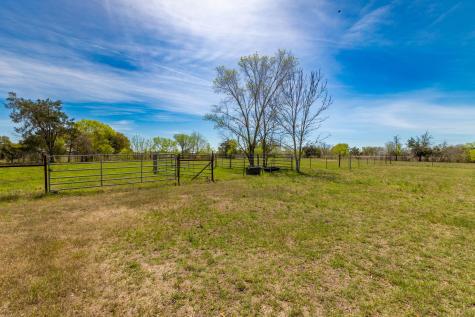 212 Halstedt Road La Grange TX 78945
