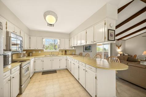 212 Halstedt Road La Grange TX 78945
