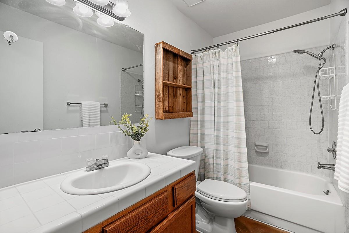 102 Rocky Creek Road Dripping Springs TX 78620