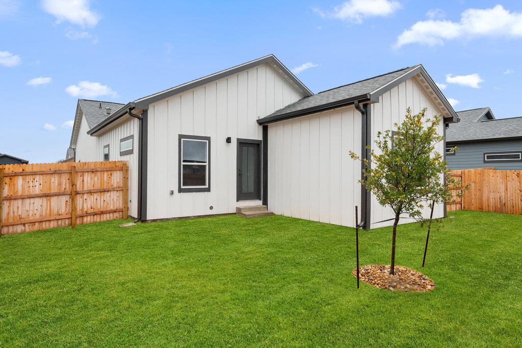 2029 Applewood Drive Lockhart TX 78644