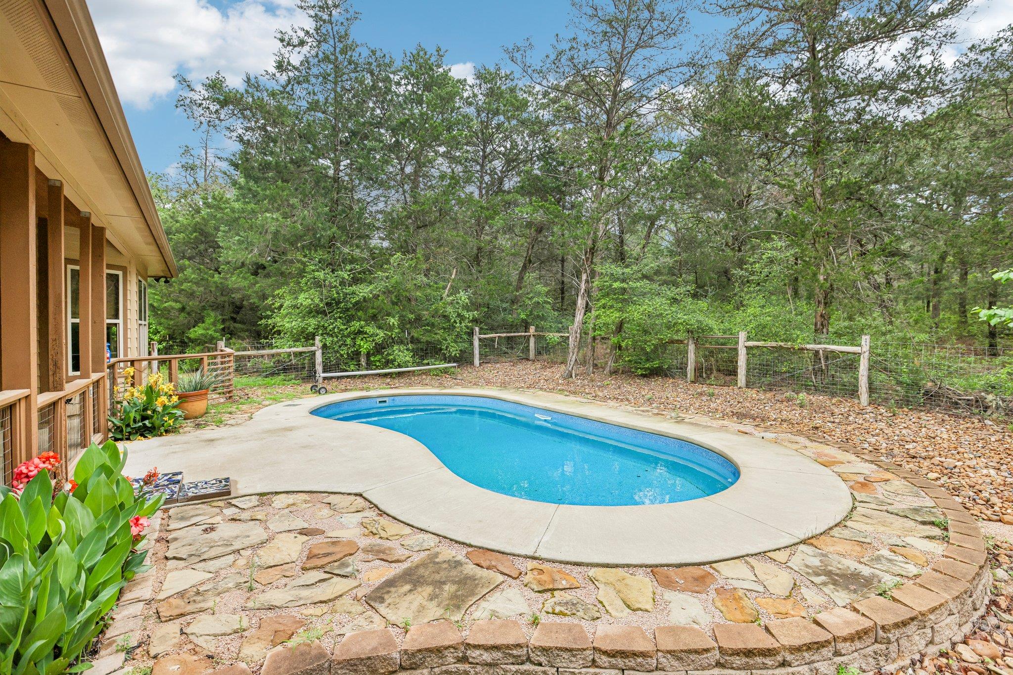 267 Corral Road Smithville TX 78957