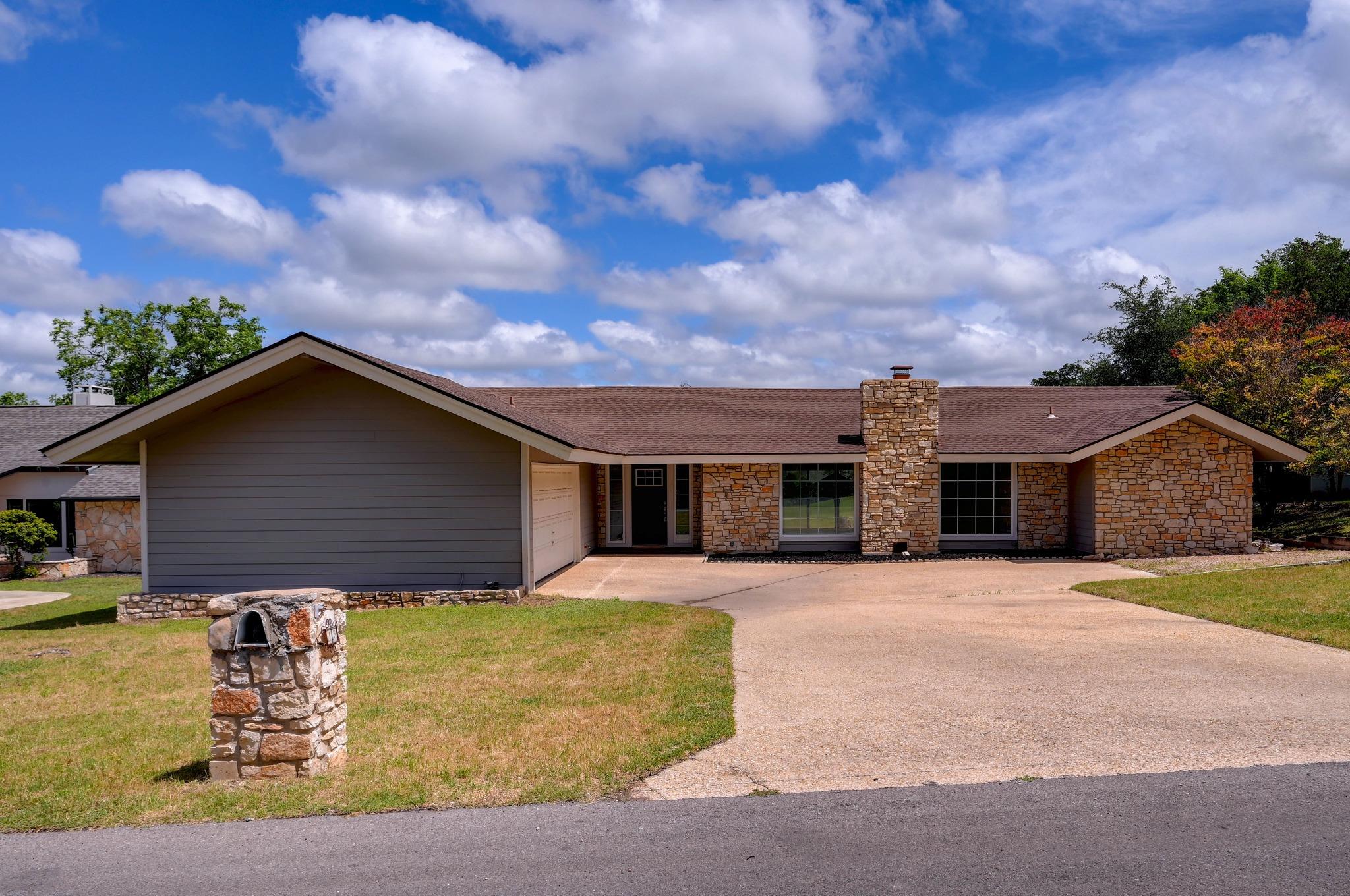 18 Country Lane Wimberley TX 78676