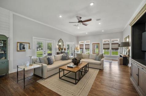 539 Elm Street New Ulm TX 78950